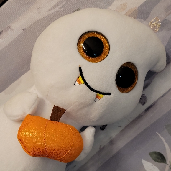 TY BEANIE BOO Scream The Plush Ghost Holding A Pumpkin (Approx 9.5 inches) - Picture 2 of 13